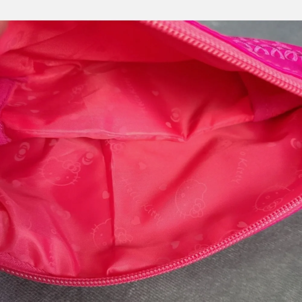 Hello Kitty Sanrio Kawaii Make-Up & Cosmetic Bag with Wristlet in Hot Pink NWT